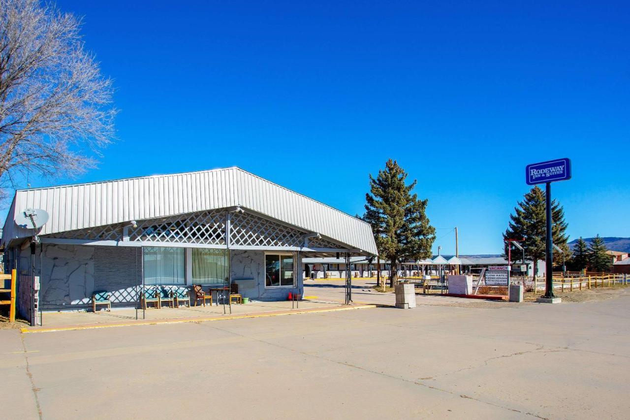 Rodeway Inn & Suites Raton Buitenkant foto