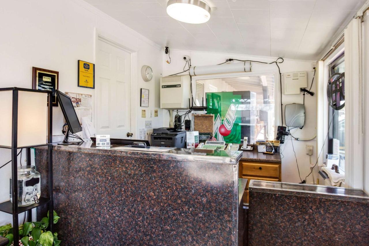Rodeway Inn & Suites Raton Buitenkant foto