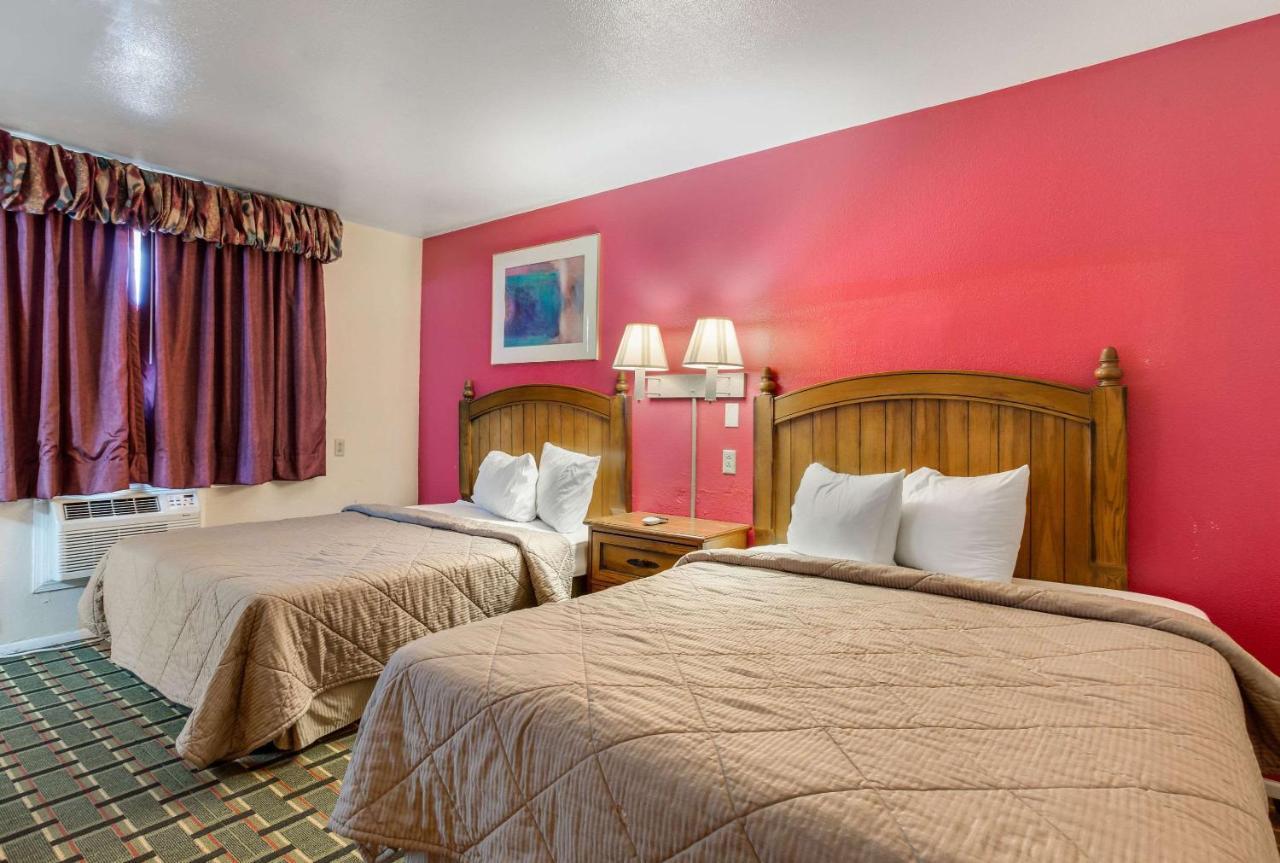 Rodeway Inn & Suites Raton Buitenkant foto