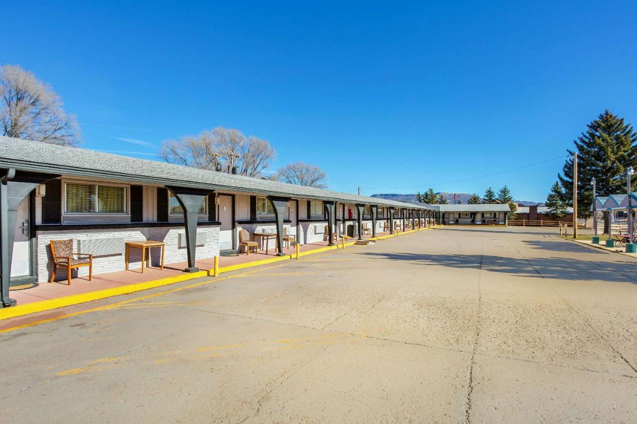 Rodeway Inn & Suites Raton Buitenkant foto