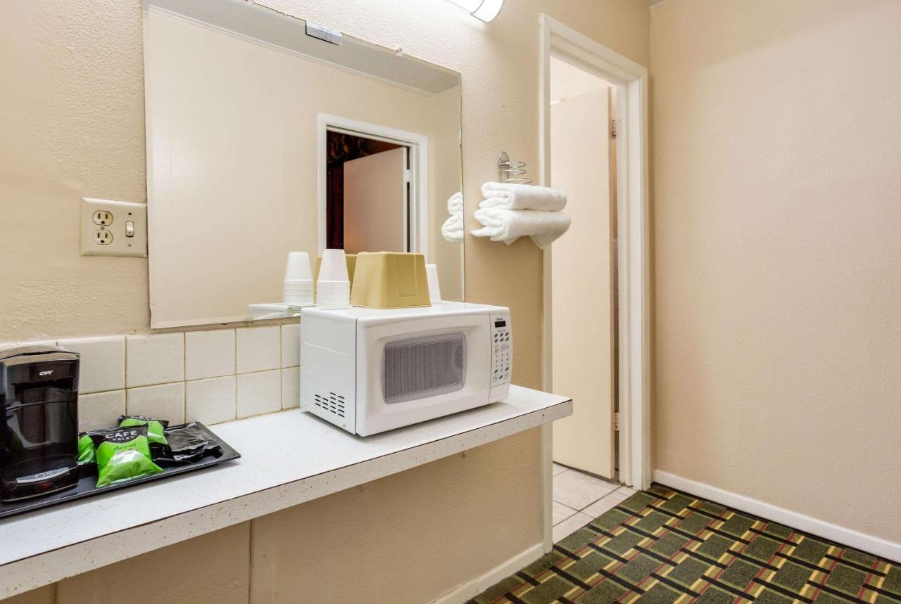 Rodeway Inn & Suites Raton Buitenkant foto