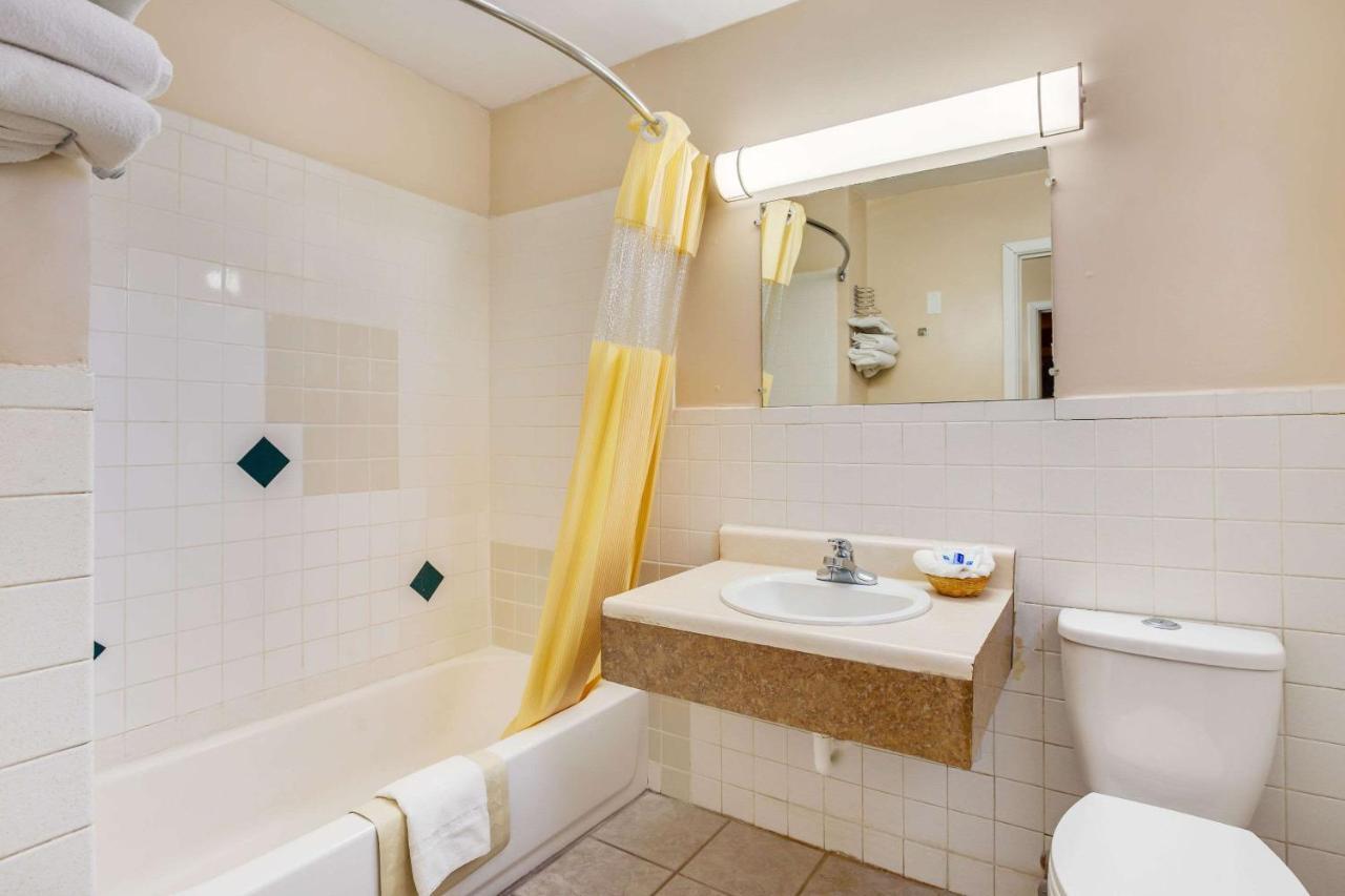 Rodeway Inn & Suites Raton Buitenkant foto